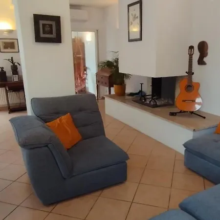 Ferienhaus Modern Townhouse With Garden And Patio *