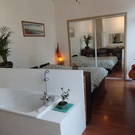 Сasa de vacaciones Modern Townhouse With Garden And Patio *